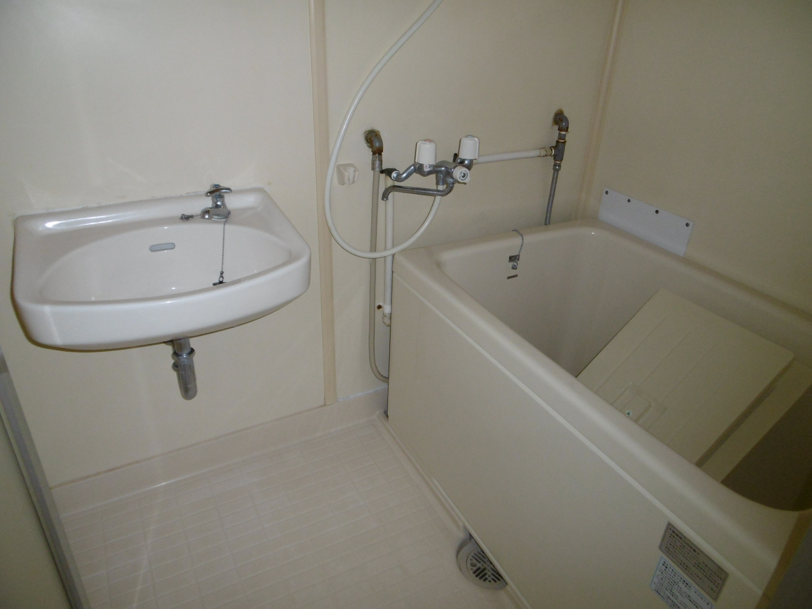 ビューラ北Ｆ　105　浴室